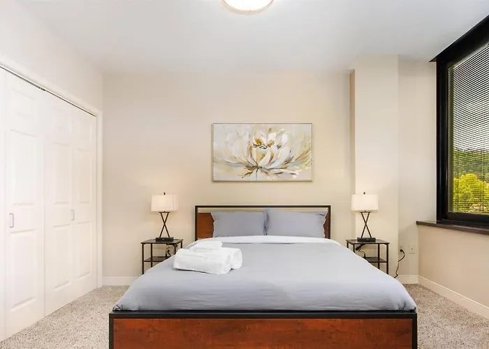 Apartment Sprawling Stadium Views Location Views 24-7 Gym Lounge Roku *