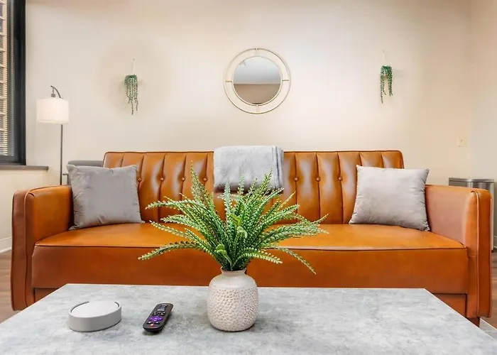 Apartment Sprawling Stadium Views Location Views 24-7 Gym Lounge Roku