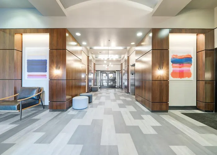 Sprawling Stadium Views Location Views 24-7 Gym Lounge Roku Pittsburgh