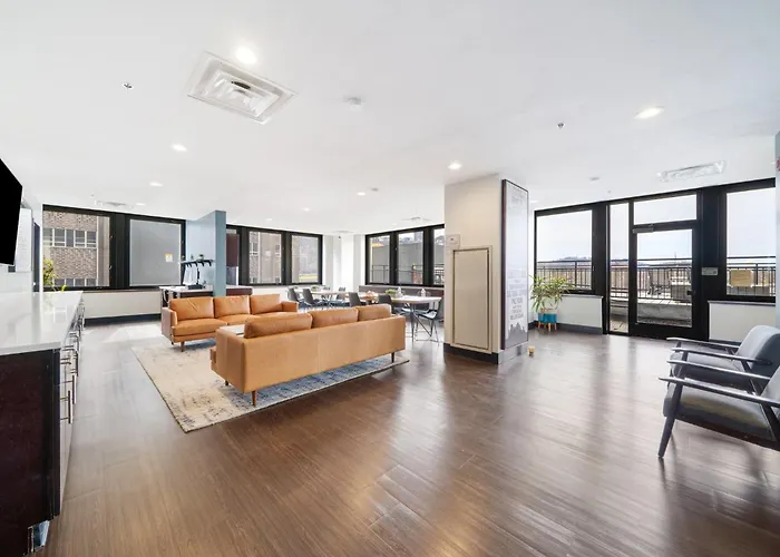 Apartment Sprawling Stadium Views Location Views 24-7 Gym Lounge Roku *